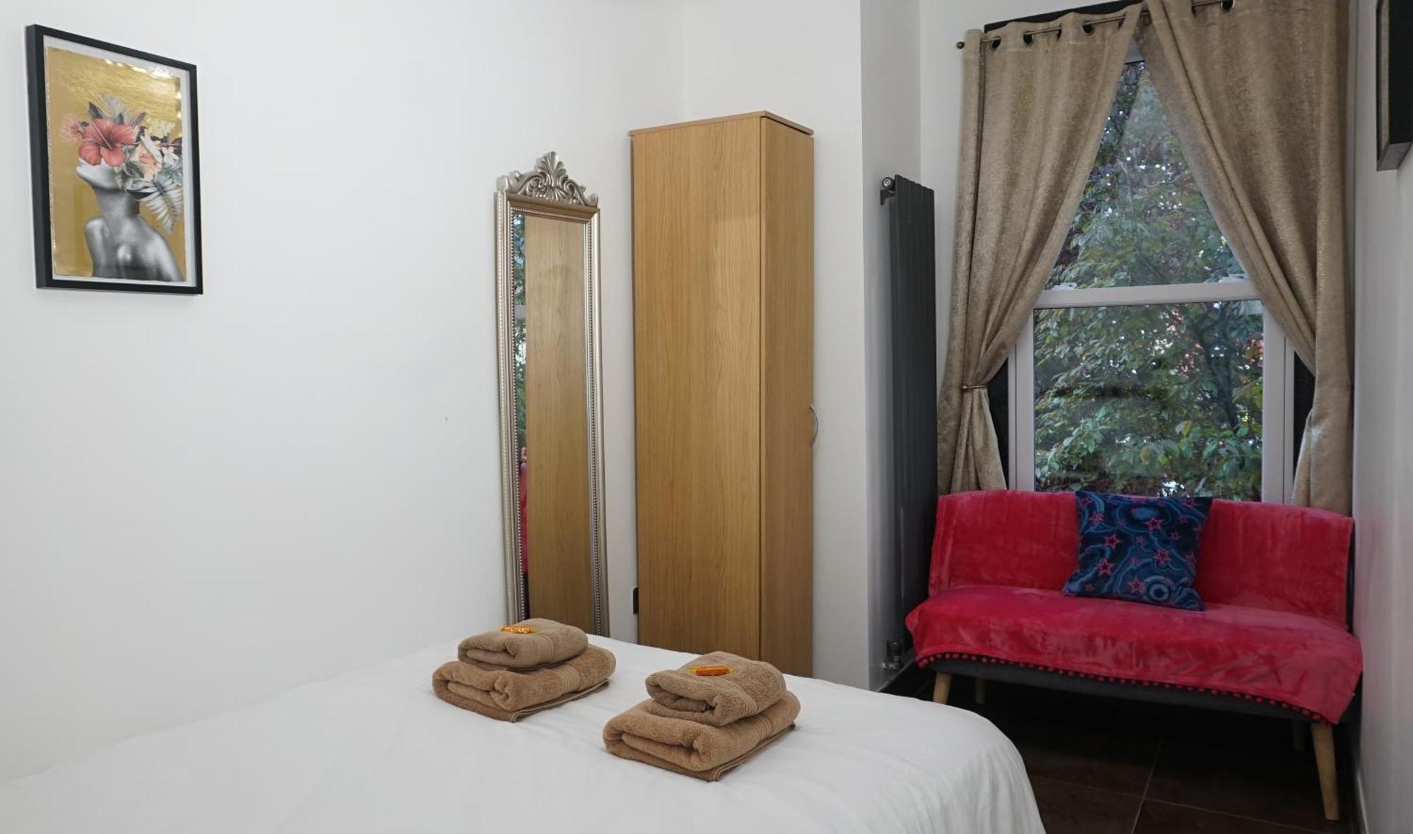 Vila Luxury London House Sleeps 13, 2 Minutes To Metro Exteriér fotografie